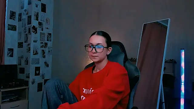 raviolly046 online show from 10/01/25, 01:39