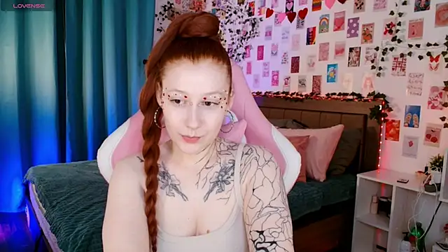 Ayla Hicks online show from 11/19/25, 07:03