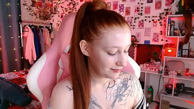 Ayla Hicks online show from 12/17/25, 08:15