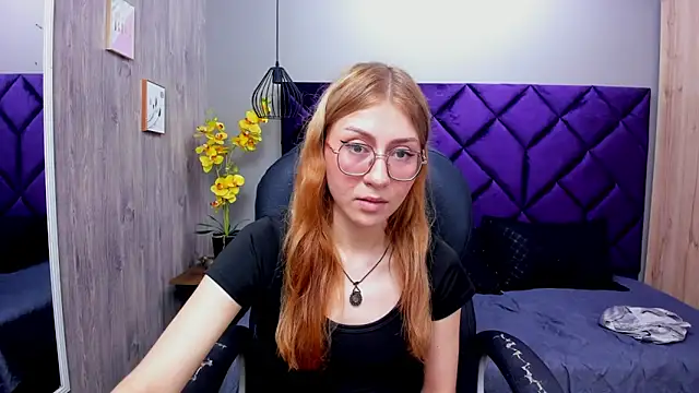 ChloeCampbell03 online show from 09/29/25, 05:40