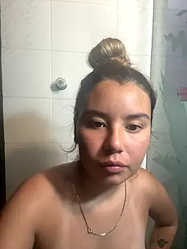 Snapshot of Violettt_hot chatting on 10/05/25, 10:29 Violettt hot online show from 10/05/25, 10:29