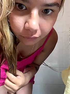 Snapshot of Violettt_hot chatting on 10/06/25, 01:41 Violettt hot online show from 10/06/25, 01:41