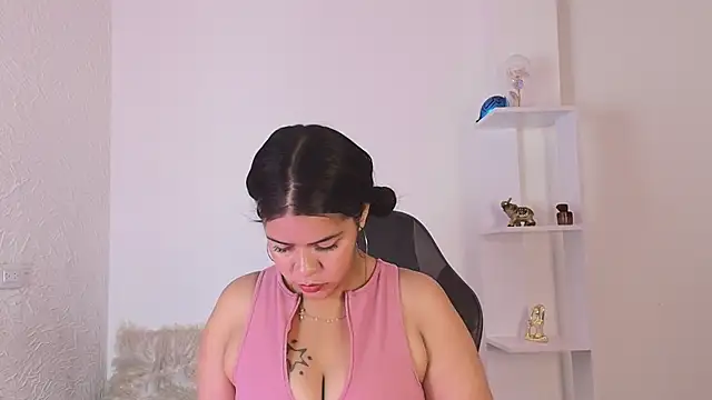 Evelyn brown8 online show from 10/03/25, 02:03