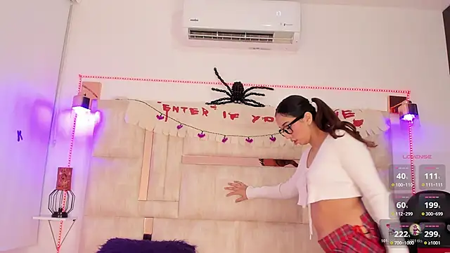 emily  walker online show from 10/23/25, 12:15