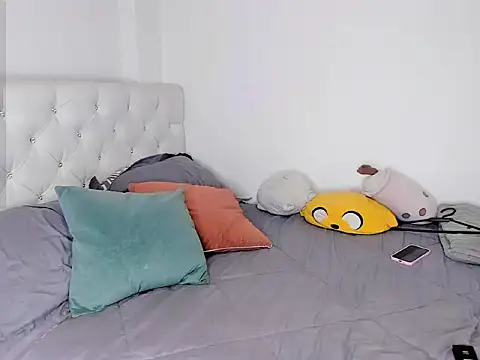 sunnymoonn 1 online show from 10/30/25, 04:03