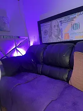 liz and thiago online show from 12/04/25, 01:31