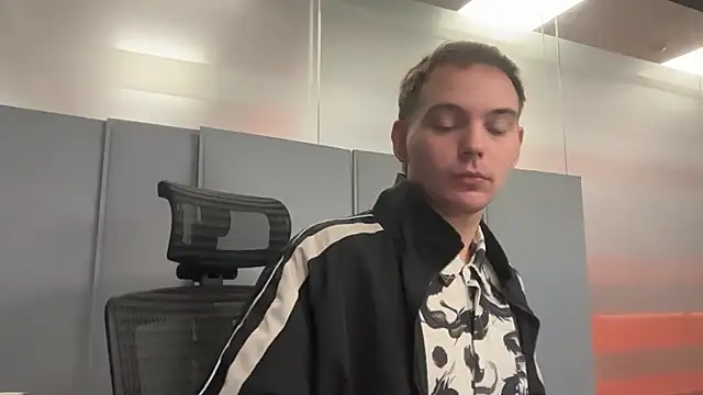 Snapshot of apachai_test chatting on 03/04/26, 10:10 apachai test online show from 03/04/26, 10:10