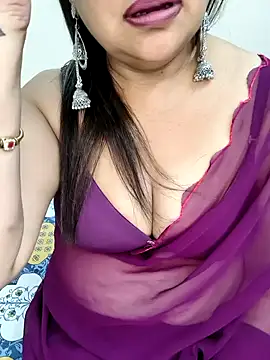 Snapshot of Sakshi-11 chatting on 09/28/25, 04:29 Sakshi-11 online show from 09/28/25, 04:29