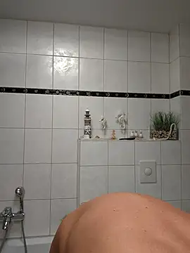 Snapshot of TommyTom76 chatting on 11/04/25, 08:13 TommyTom76 online show from 11/04/25, 08:13