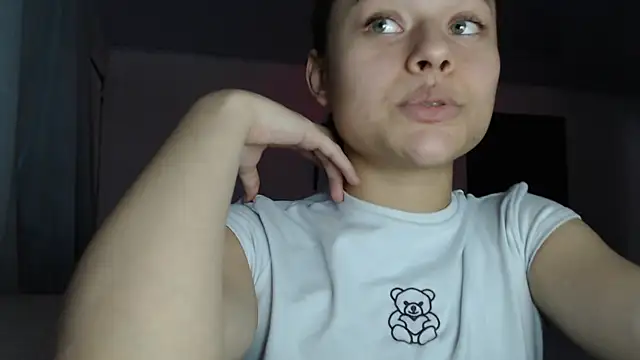 LittleCheerry69 online show from 11/12/25, 04:07