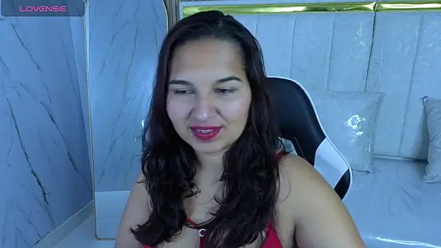 Saraah Tx online show from 10/18/25, 03:09