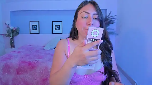 Snapshot of ZaraRosse7 chatting on 10/11/25, 12:15 ZaraRosse7 online show from 10/11/25, 12:15