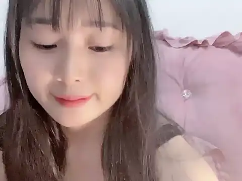 Snapshot of Lie_liee chatting on 04/25/26, 02:36 Lie liee online show from 04/25/26, 02:36