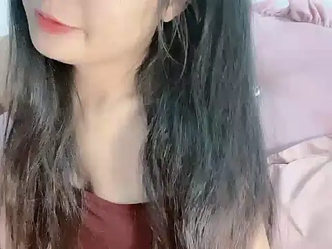 Snapshot of Lie_liee chatting on 05/17/26, 10:39 Lie liee online show from 05/17/26, 10:39