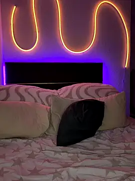 Mila-Jasmin online show from 12/20/25, 10:28