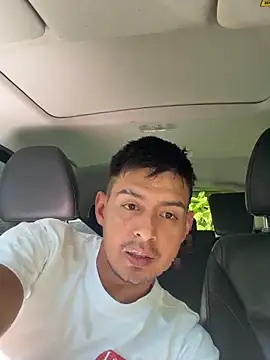 Snapshot of juanjR11 chatting on 10/03/25, 02:58 juanjR11 online show from 10/03/25, 02:58