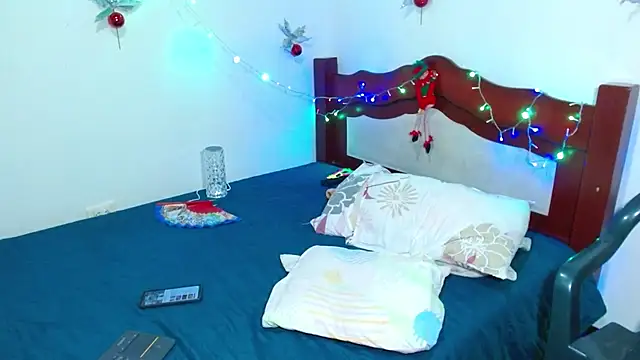 lorenacapelli online show from 12/22/25, 12:51