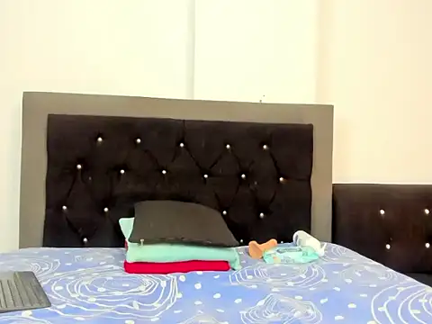 vfridaper online show from 03/03/26, 01:17