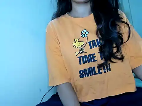 Snapshot of Queen-Bee143 chatting on 02/25/26, 05:55 Queen-Bee143 online show from 02/25/26, 05:55