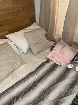 Snapshot of Ruby-Black chatting on 12/19/25, 01:40 Ruby-Black online show from 12/19/25, 01:40