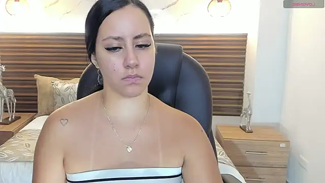 Natasha Kiim  online show from 04/22/26, 04:59