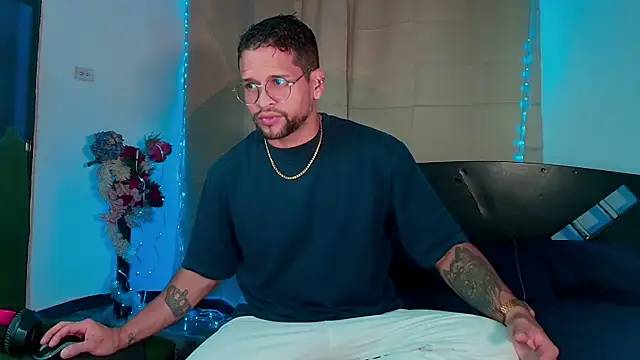 LucasGaeel online show from 10/09/25, 12:19