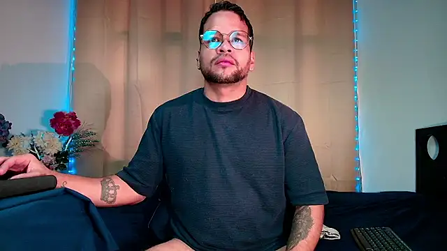 LucasGaeel online show from 02/02/26, 02:49