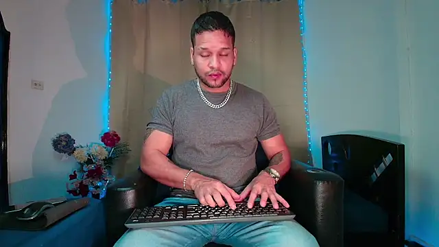 LucasGaeel online show from 02/10/26, 12:09