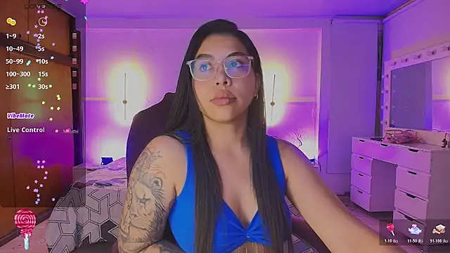 Snapshot of kloe28 chatting on 06/04/26, 03:34 kloe28 online show from 06/04/26, 03:34