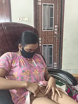 Love Queen11 online show from 11/09/25, 04:27