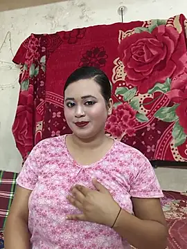 Snapshot of Love_Queen11 chatting on 06/28/26, 04:13 Love Queen11 online show from 06/28/26, 04:13