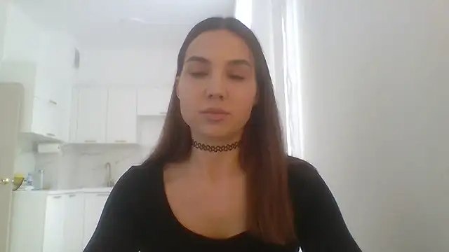 Snapshot of Arivessa chatting on 10/25/25, 10:01 Arivessa online show from 10/25/25, 10:01