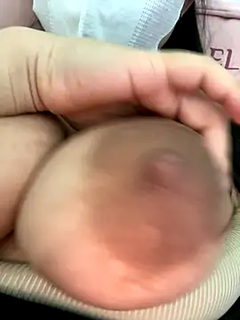 Snapshot of kamdan12 chatting on 10/10/25, 05:06 kamdan12 online show from 10/10/25, 05:06