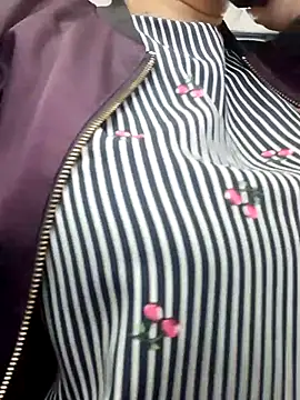 Kimkhaepretty online show from 11/13/25, 02:43