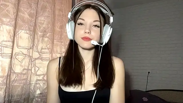 Tyrira glow online show from 10/07/25, 01:19
