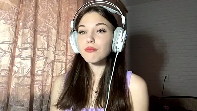 Tyrira glow online show from 10/09/25, 01:09