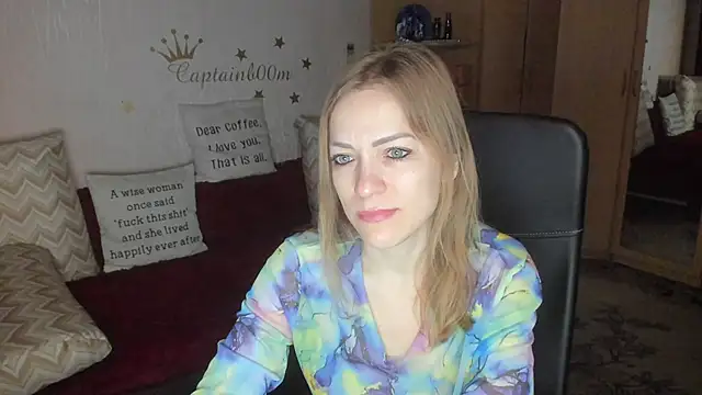 Snapshot of Tiffany_Bates chatting on 10/26/25, 03:34 Tiffany Bates online show from 10/26/25, 03:34