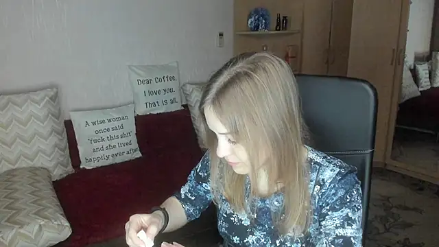 Tiffany Bates online show from 02/01/26, 03:38