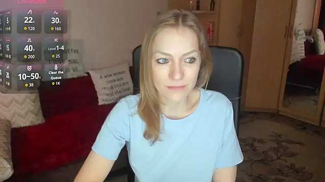 Snapshot of Tiffany_Bates chatting on 05/12/26, 10:45 Tiffany Bates online show from 05/12/26, 10:45