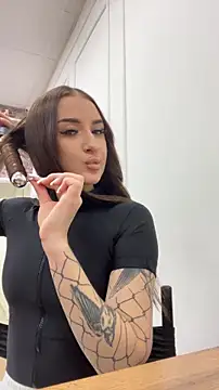 Luna Olsen online show from 02/06/26, 04:28