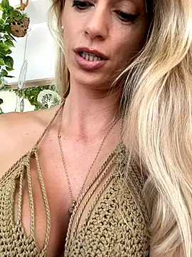 ericafontesx online show from 09/26/25, 12:20