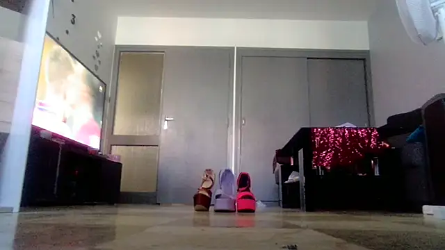 Snapshot of vanessadeesse chatting on 06/18/26, 05:06 vanessadeesse online show from 06/18/26, 05:06
