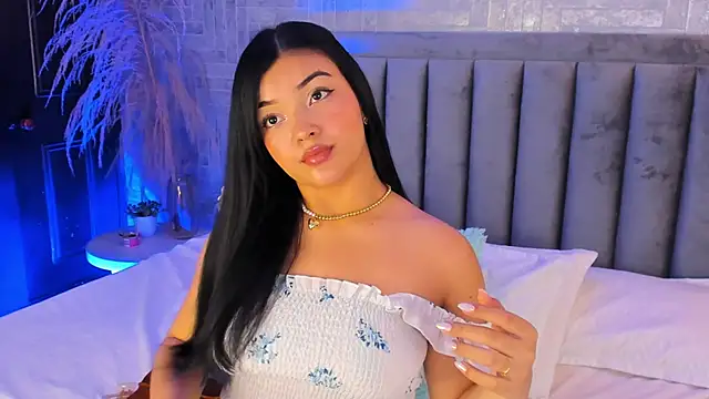 EmmaBlossom online show from 11/15/25, 06:48