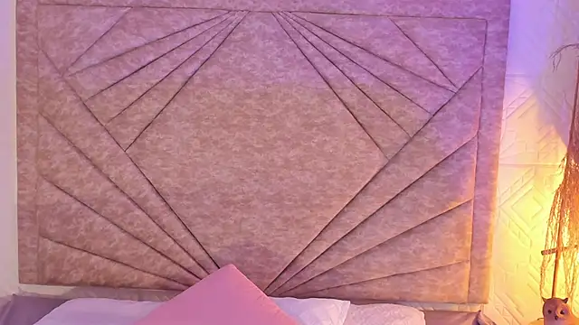 EmmaBlossom online show from 12/15/25, 12:31