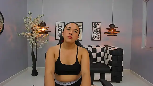 Kira Naughty online show from 09/28/25, 11:48