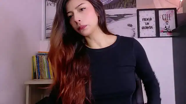 Snapshot of Adrianna5_ chatting on 04/26/26, 09:40 Adrianna5 online show from 04/26/26, 09:40