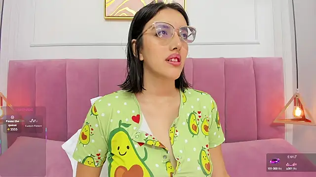 venusgreys1  online show from 10/17/25, 11:57