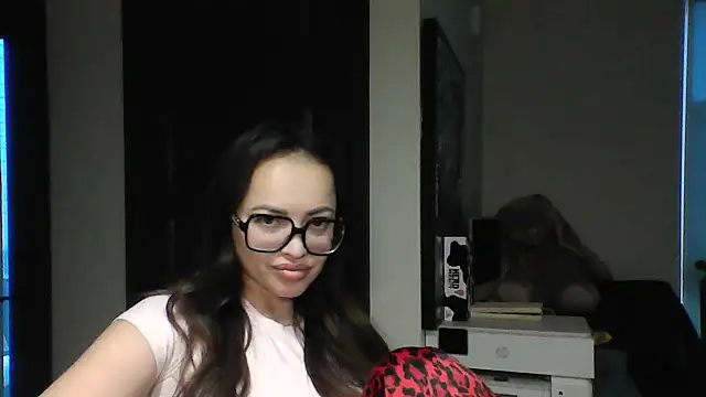 Elyrisse online show from 10/25/25, 11:54