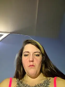 Snapshot of midnightminx803532 chatting on 03/18/26, 10:46 midnightminx803532 online show from 03/18/26, 10:46