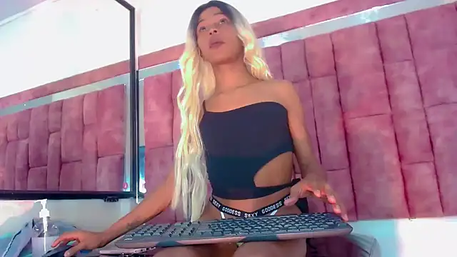 katherine x1 online show from 11/30/25, 04:16